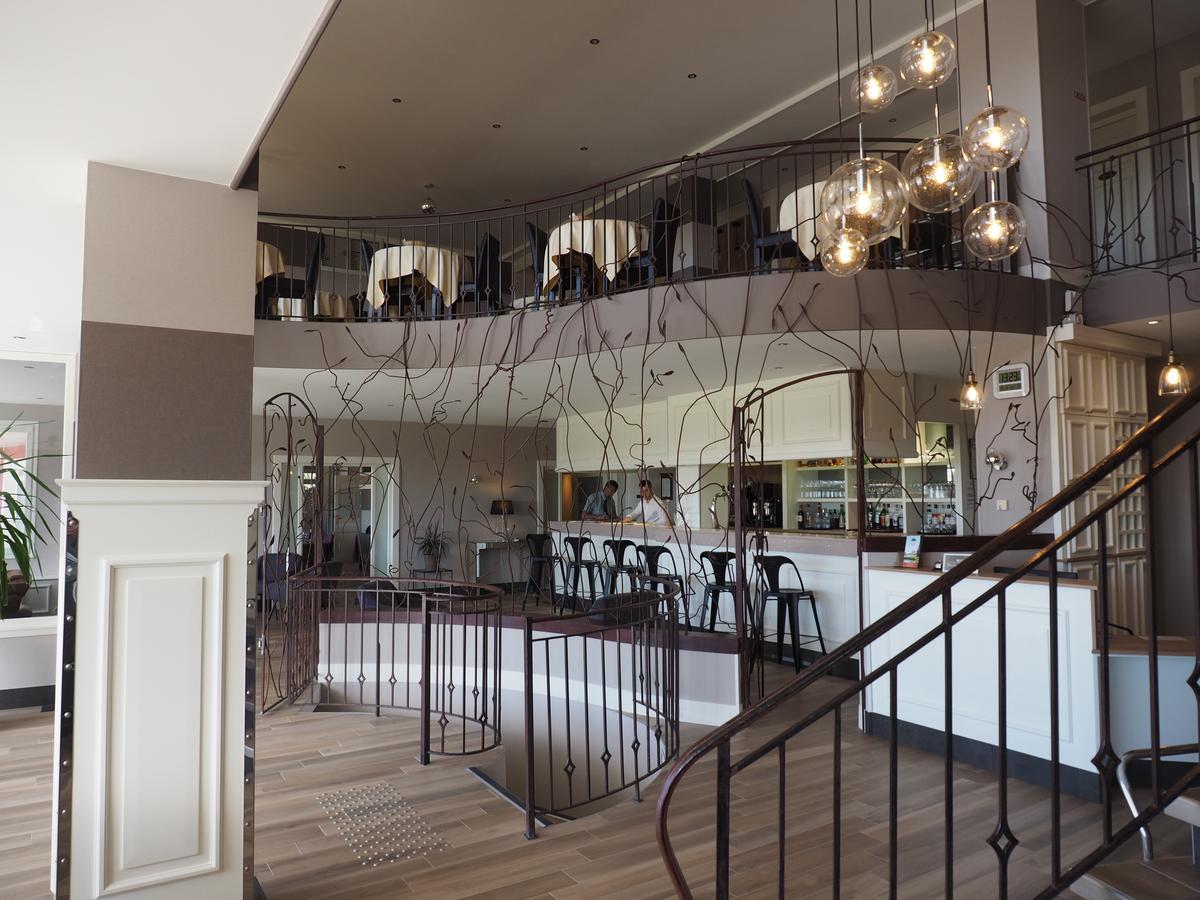 Domaine Du Revermont - Logis Hotel Passenans Esterno foto