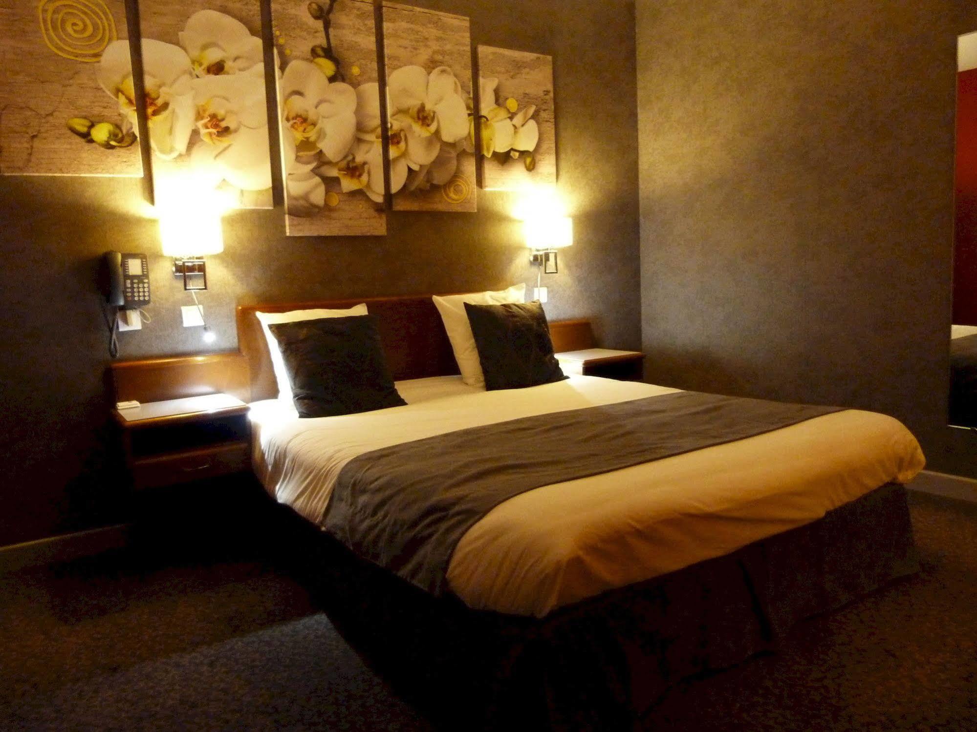 Domaine Du Revermont - Logis Hotel Passenans Esterno foto